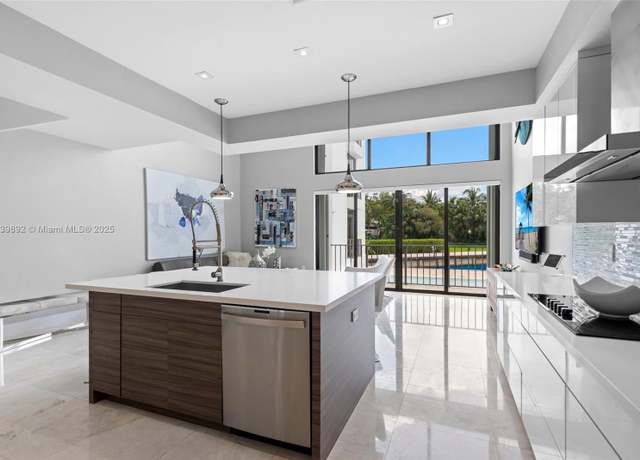 Property at 10671 NE Quaybridge Ct Unit C11, Miami, FL 33138, 4 beds, 4.5 baths
