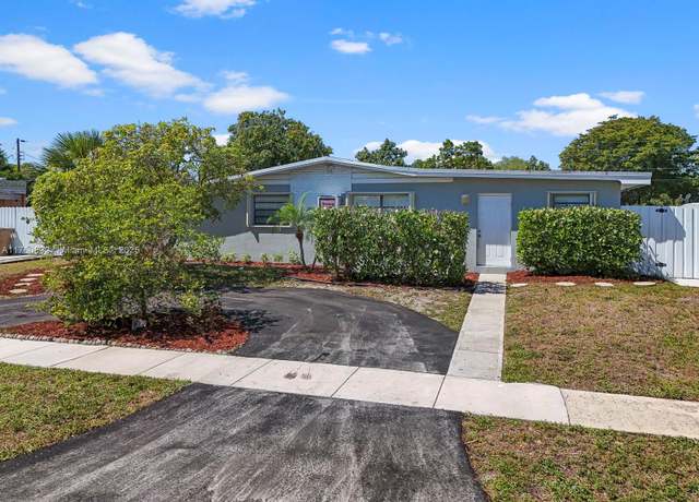 Property at 3911 SW 60th Ave, Davie, FL 33314, 3 beds, 2 baths