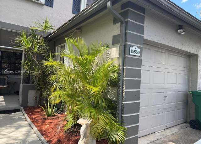 Property at 15563 SW 110th Ter #15563, Miami, FL 33196, 3 beds, 2.5 baths