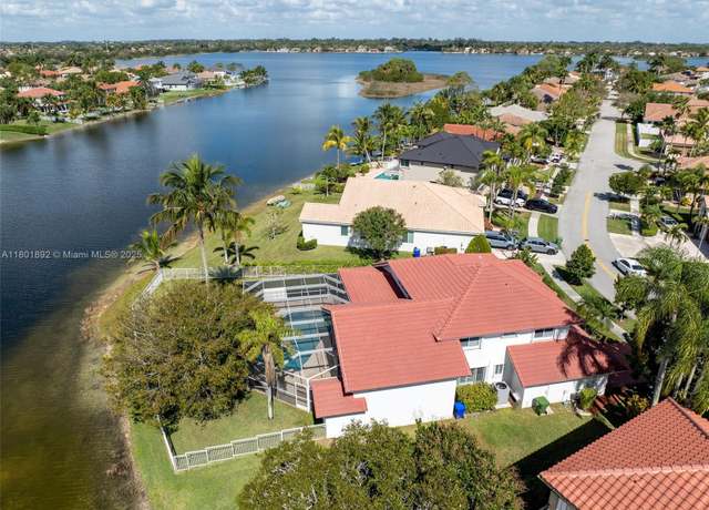 Property at 17982 NW 9th Ct, Pembroke Pines, FL 33029, 4 beds, 3.5 baths