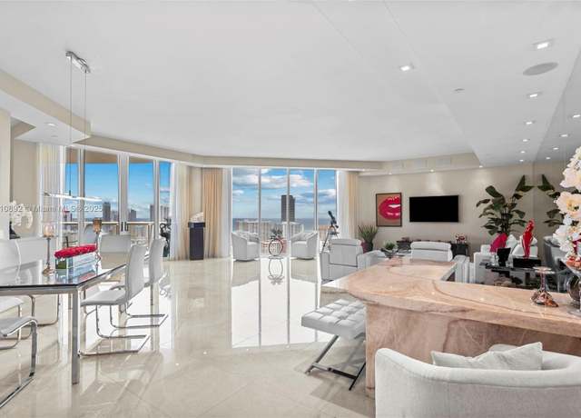 Property at 21200 Point Pl Unit TS2804, Aventura, FL 33180, 3 beds, 3 baths