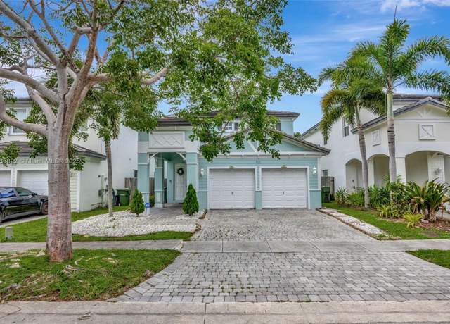 Property at 216 NE 36th Ter, Homestead, FL 33033, 5 beds, 3.5 baths