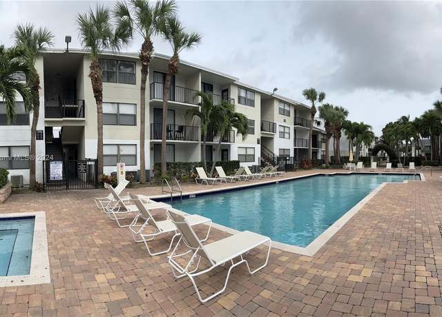 Property at 714 Executive Center Dr #28, West Palm Beach, FL 33401, 1 bed, 1 bath