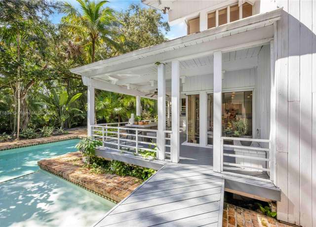 Property at 5600 Oakwood Ln, Coral Gables, FL 33156, 4 beds, 3.5 baths