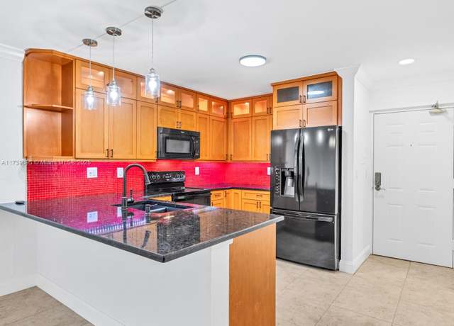 Property at 10900 SW 104th St #114, Miami, FL 33176, 1 bed, 1 bath