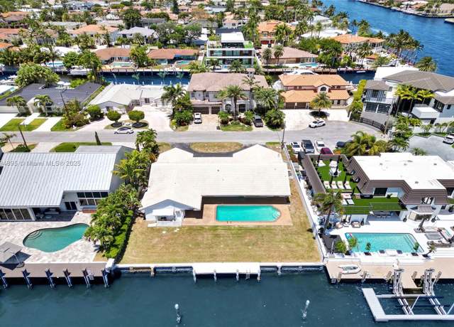 Property at 3080 NE 42nd St, Fort Lauderdale, FL 33308, 3 beds, 3 baths