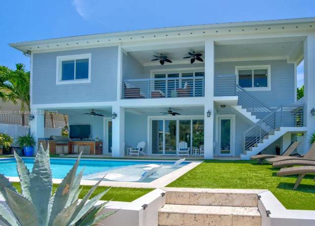 Property at 145 Venetian Dr, Islamorada, FL 33036, 4 beds, 3.5 baths