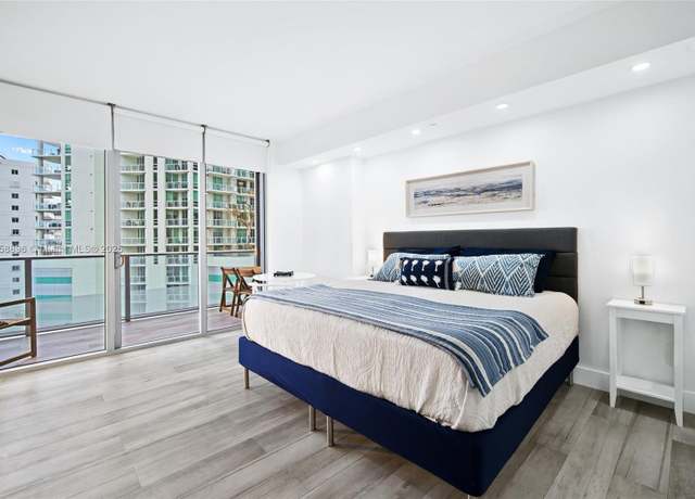 Property at 1300 Brickell Bay Dr #905, Miami, FL 33131, 1 bath