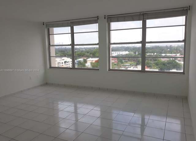 Property at 2899 Collins Ave #1240, Miami Beach, FL 33140, 1 bath