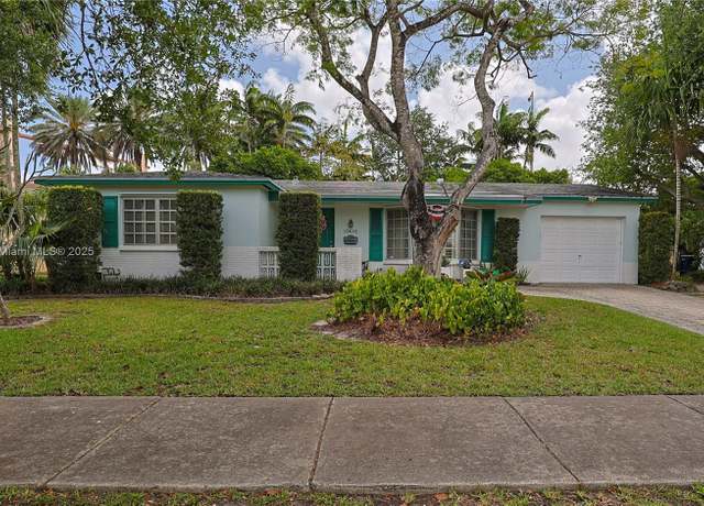 Property at 10610 SW 103rd St, Miami, FL 33176, 3 beds, 2 baths