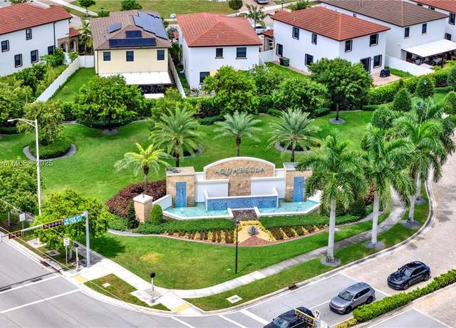 Property at 10480 W 33rd Ln, Hialeah, FL 33018, 3 beds, 2.5 baths