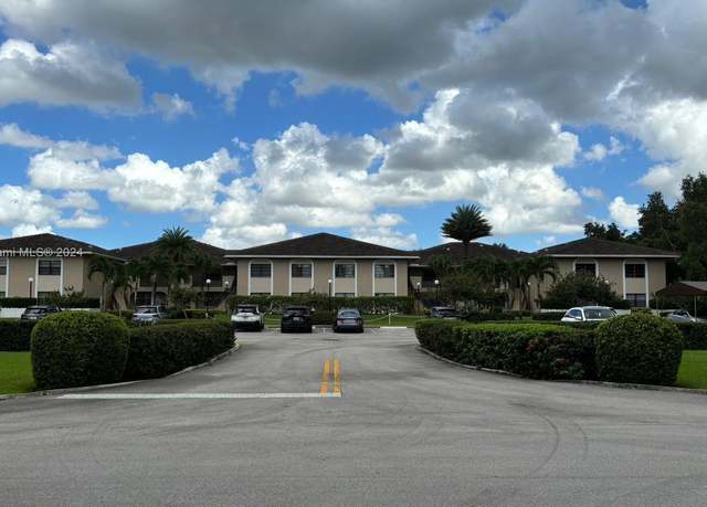 Property at 400 NW 127th Ave #13, Plantation, FL 33325, 4 beds, 3 baths