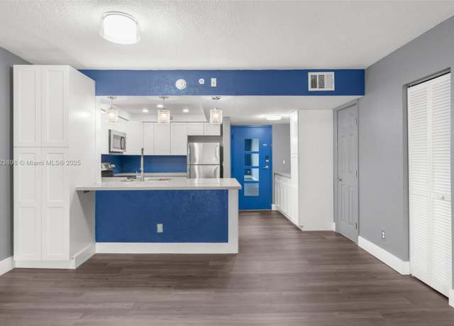 Property at 4025 N Federal Hwy Unit 219B, Oakland Park, FL 33308, 1 bed, 1.5 baths