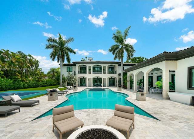 Property at 6080 SW 104th St, Pinecrest, FL 33156, 7 beds, 8.5 baths