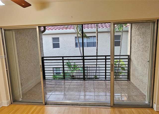 Property at 5352 NE 6th Ave Unit G9, Oakland Park, FL 33334, 2 beds, 2 baths