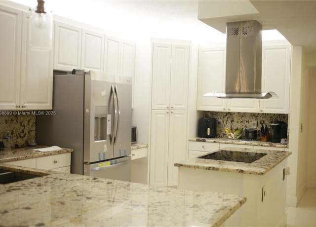 Property at 10710 NW 66th St #106, Doral, FL 33178, 3 beds, 2 baths