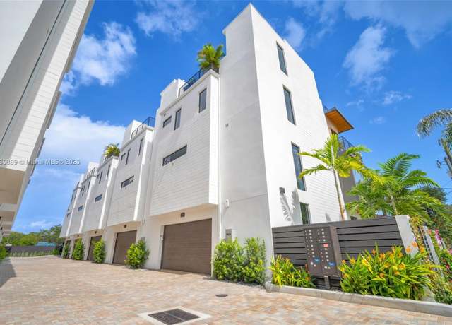 Property at 820 NE 2nd St, Fort Lauderdale, FL 33301, 3 beds, 3.5 baths