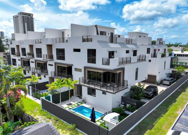 Property at 820 NE 2nd St, Fort Lauderdale, FL 33301, 3 beds, 3.5 baths