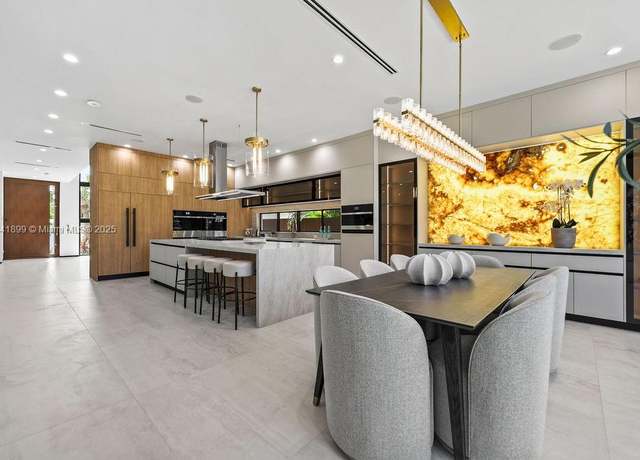 Property at 1132 SE 6th Ter, Fort Lauderdale, FL 33316, 4 beds, 4.5 baths