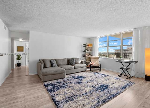 Property at 2780 NE 183rd St #1906, Aventura, FL 33160, 2 beds, 2 baths