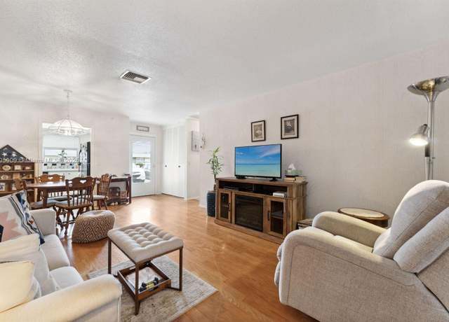 Property at 2935 W Crosley Dr Unit B, West Palm Beach, FL 33415, 1 bed, 1.5 baths