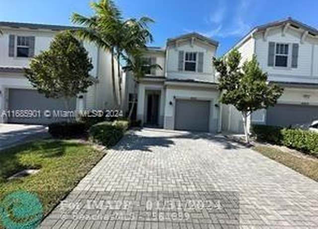 Property at 4441 NW 48th Ter, Tamarac, FL 33319, 3 beds, 2.5 baths