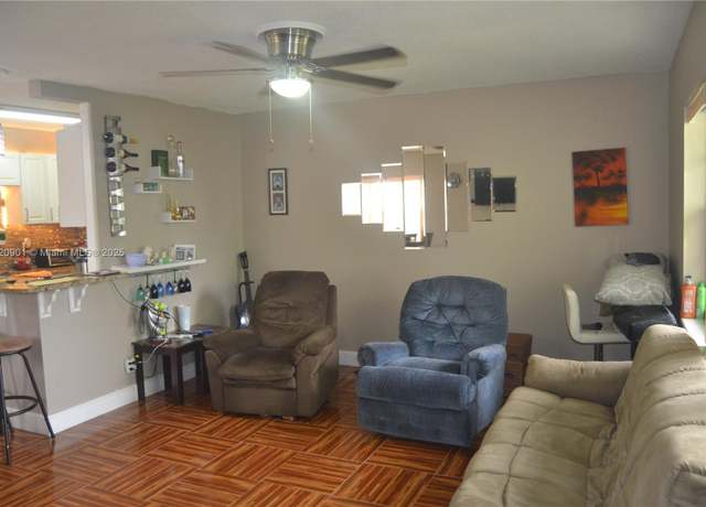 Property at 56 Norwich C #56, West Palm Beach, FL 33417, 1 bed, 1.5 baths
