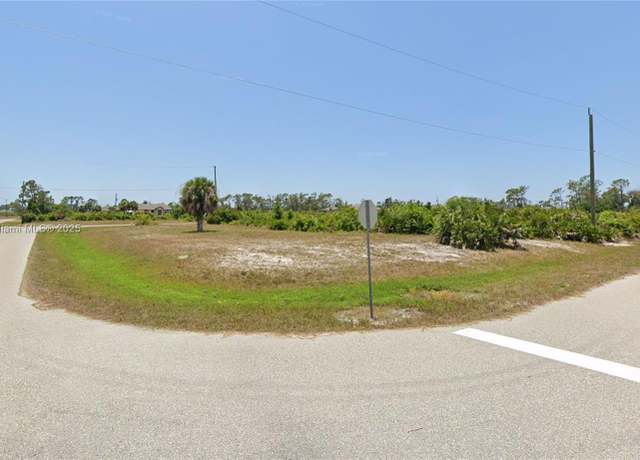 Property at 13 Ships Ln, FL 33946