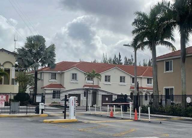 Property at 21211 NW 14th Pl Unit 7-27, Miami Gardens, FL 33169, 3 beds, 2.5 baths