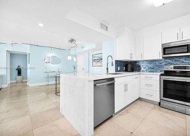 Property at 1155 Brickell Bay Dr #2004, Miami, FL 33131, 3 beds, 2 baths