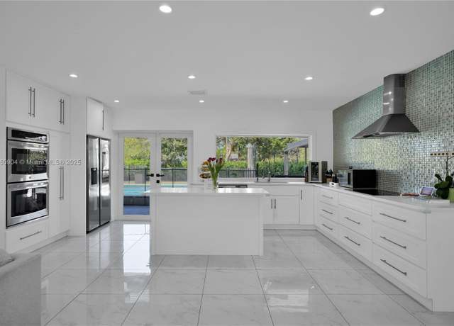 Property at 11300 SW 107th Ave, Miami, FL 33176, 3 beds, 3 baths