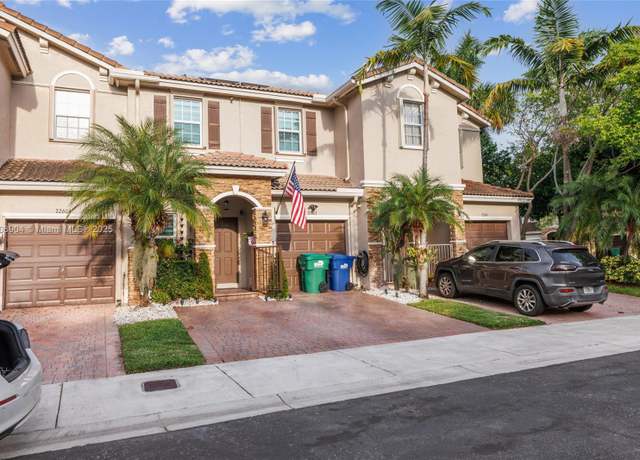 Property at 22607 SW 89th Pl, Cutler Bay, FL 33190, 3 beds, 2.5 baths