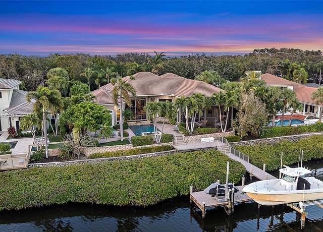 Property at 139 Commodore Dr, Jupiter, FL 33477, 4 beds, 5 baths
