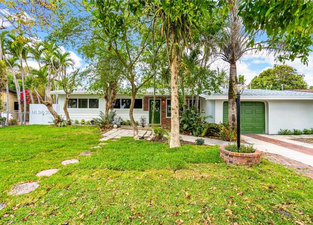 Property at 5354 W 9th Ave, Hialeah, FL 33012, 3 beds, 2 baths
