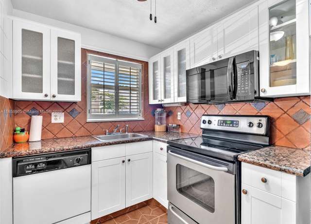 Property at 8020 N Sunrise Lakes Dr #110, Sunrise, FL 33322, 2 beds, 2 baths