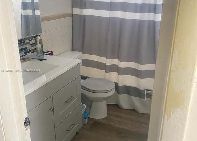 Property at 5500 SW 77th Ct #201, Miami, FL 33155, 2 beds, 1 bath
