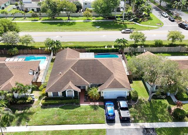 Property at 938 SW 149th Ter, Sunrise, FL 33326, 4 beds, 2 baths