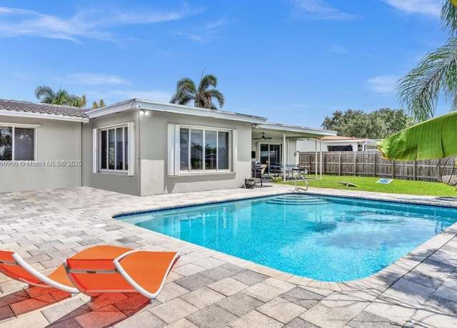 Property at 4316 Garfield St, Hollywood, FL 33021, 2 beds, 2 baths