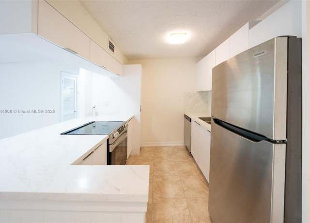 Property at 7208 Fairway Dr Unit I6, Miami Lakes, FL 33014, 2 beds, 1 bath