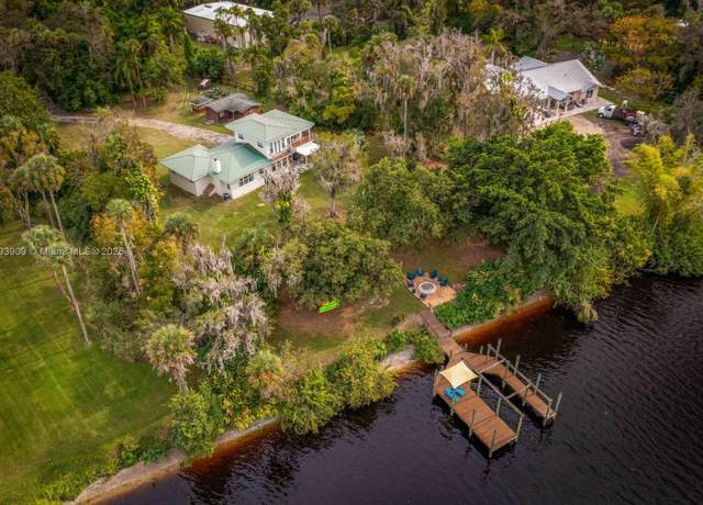 Property at 671 Live Oak Ln, La Belle, FL 33935, 2 beds, 2.5 baths