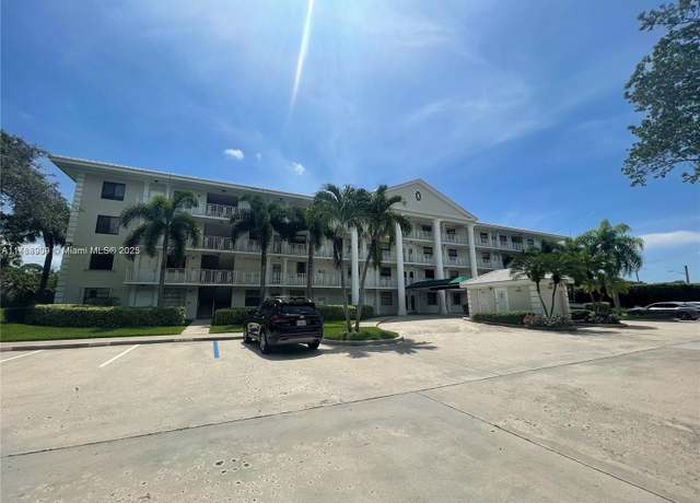 Property at 6061 Balboa Cir #304, Boca Raton, FL 33433, 2 beds, 2 baths