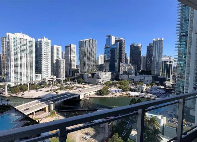 Property at 90 SW 3rd St #2204, Miami, FL 33130, 2 beds, 2.5 baths