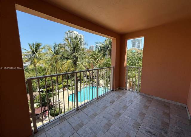 Property at 19801 E Country Club Dr #4506, Aventura, FL 33180, 2 beds, 2 baths