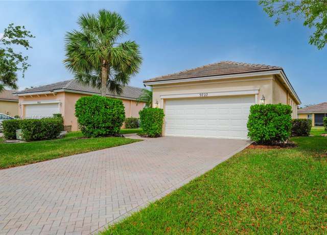 Property at 9722 SW Glenbrook Dr, Port St. Lucie, FL 34987, 3 beds, 2 baths