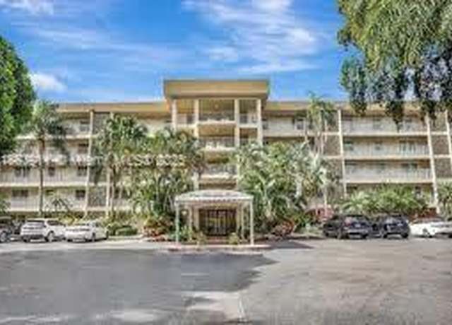 Property at 804 Cypress Blvd #407, Pompano Beach, FL 33069, 3 beds, 2.5 baths