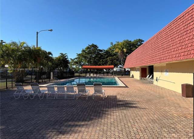 Property at 21511 NW 3rd St, Pembroke Pines, FL 33029, 3 beds, 2 baths