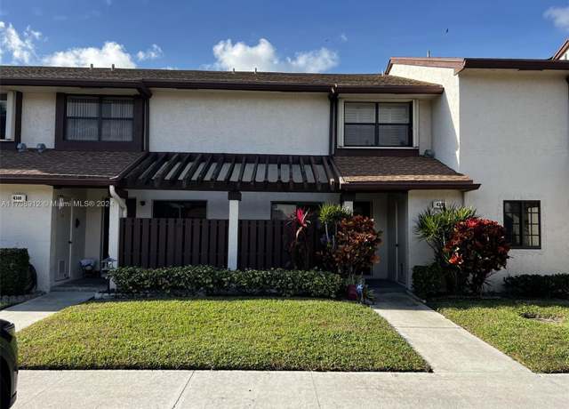 Property at 4389 N Carambola Cir N, Coconut Creek, FL 33066, 2 beds, 2.5 baths