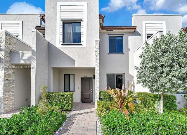 Property at 847 NE 211th St #00, Miami, FL 33179, 3 beds, 2.5 baths