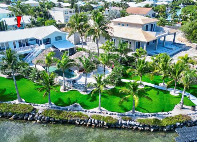 Property at 335 Calzada De Bouganvillea, Marathon, FL 33050, 3 beds, 3 baths