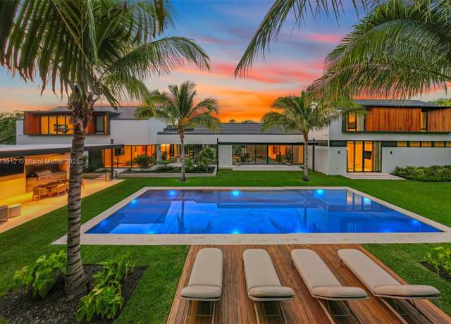 Property at 4820 SW 86th Ter, Miami, FL 33143, 5 beds, 6 baths